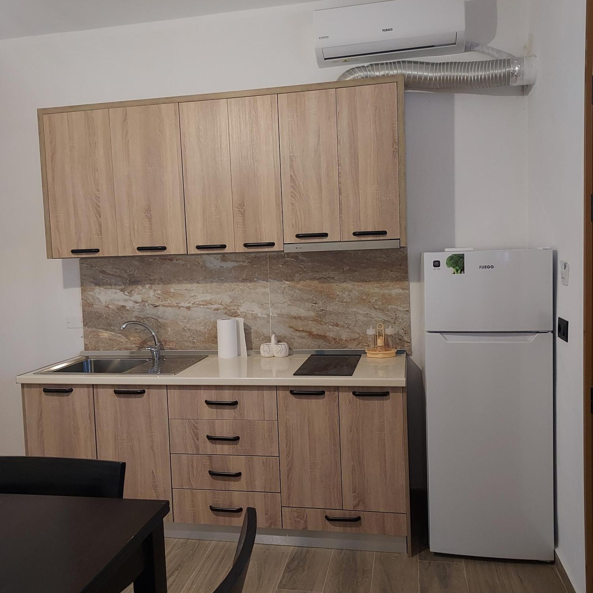 Guesthouse Vlorë Esterno foto